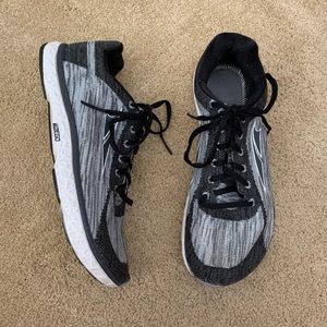Altra Escalante Running Shoes